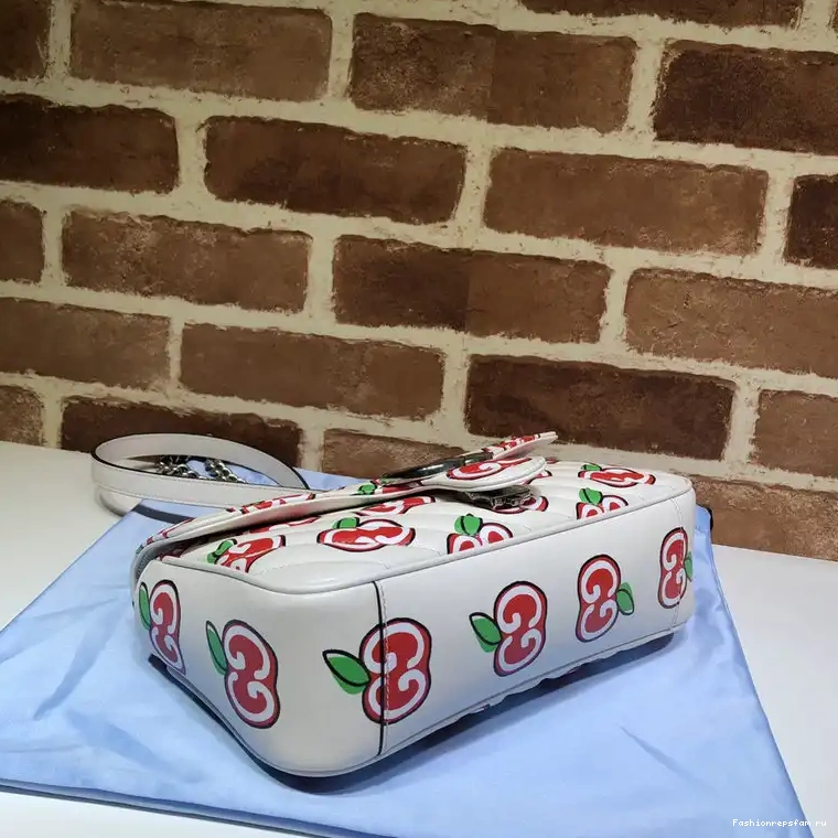 Fashionrepsfam ru 2111YA0005 Bags Gucci 0727